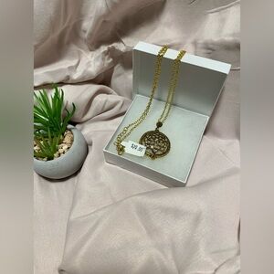 NWT Statement fashion necklace